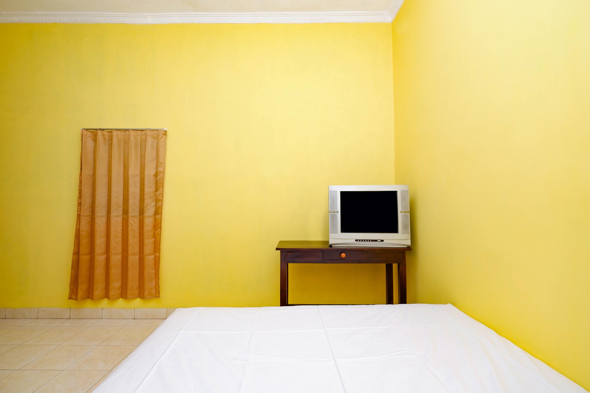 Отель Spot On 2821 Griya Kawula Syariah Surakarta  Экстерьер фото