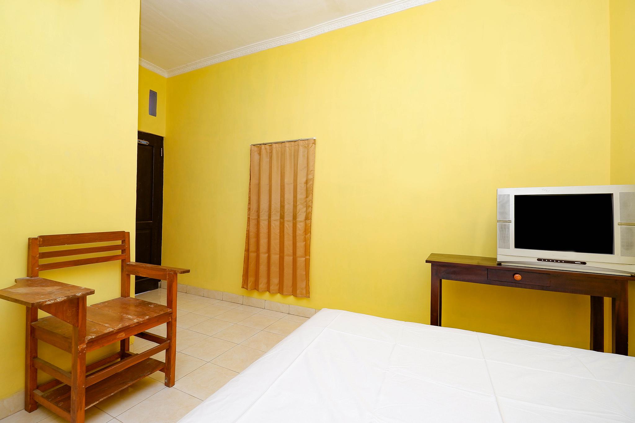 Отель Spot On 2821 Griya Kawula Syariah Surakarta  Экстерьер фото